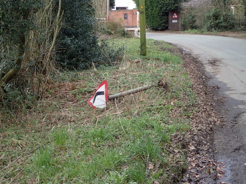 Broken sign on Bridgemere Lane